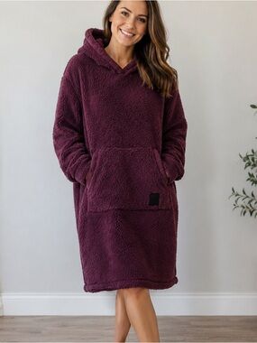 BB Collection Women’s XL Burgundy Sherpa Fleece Hooded Long Pullover Lounge